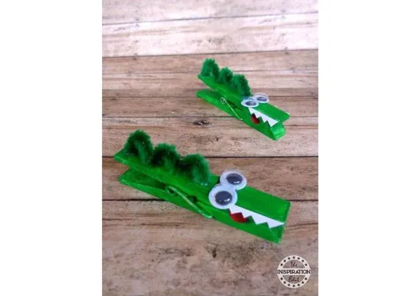 Cloth pin crocodile craft