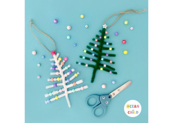 Pipe cleaner Christmas tree craft