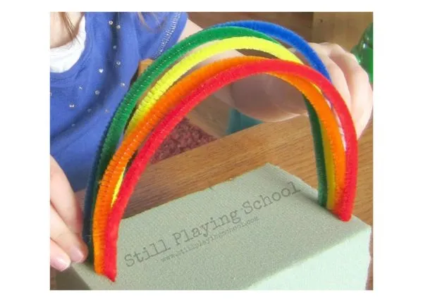 Pipe cleaner rainbow craft